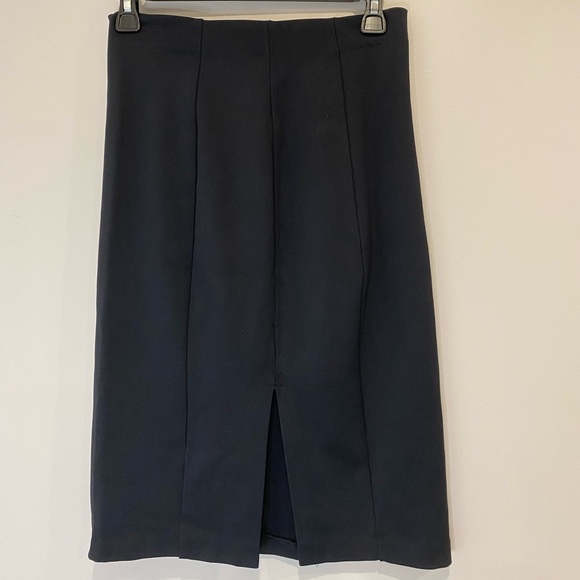 VTG Y2K Betsey Johnson Black Stretchy Mini Skirt with Slit in Back Size Small - Picture 3 of 4